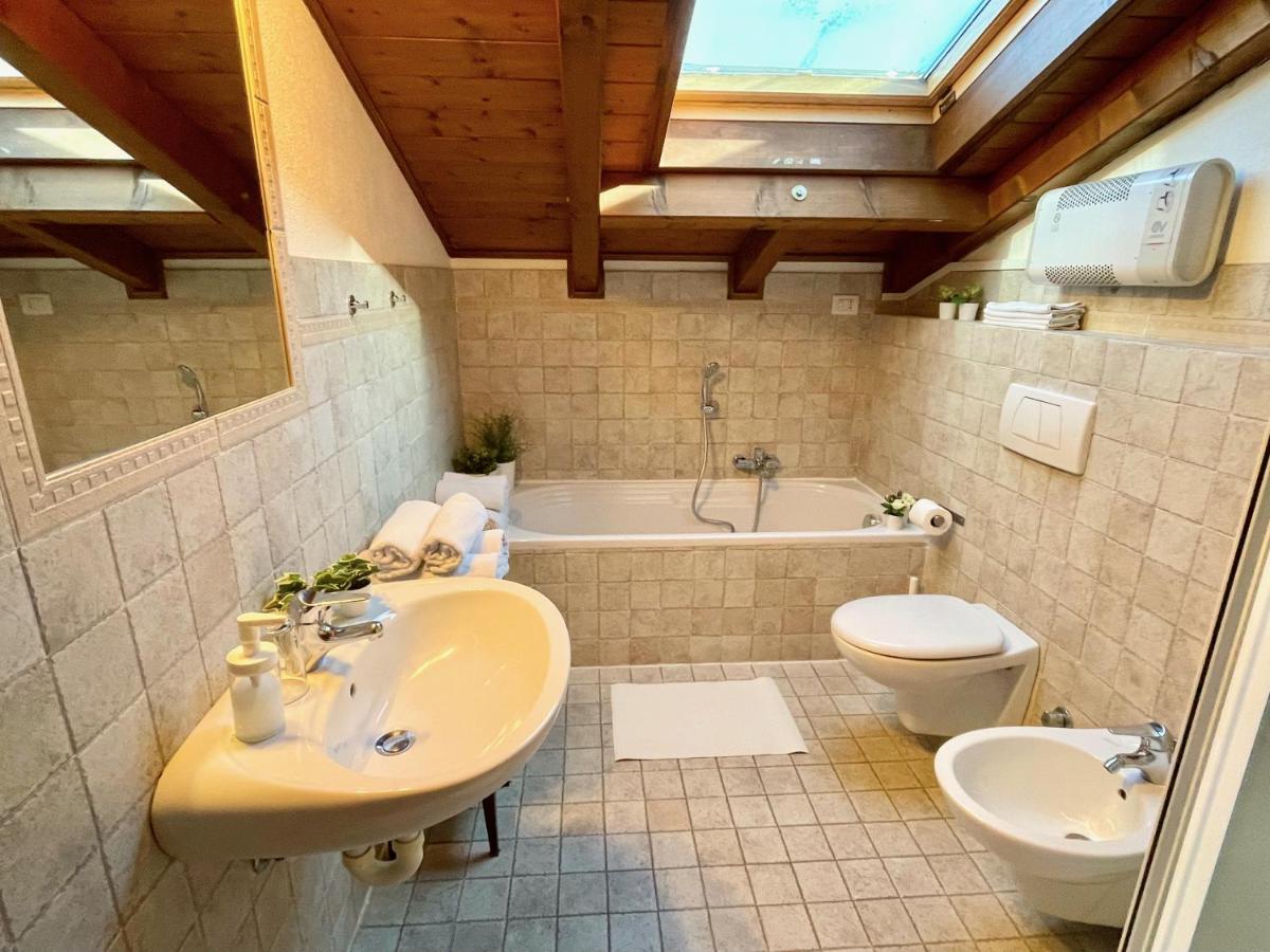 Appartamenti Casa Lory Bellagio Bagian luar foto