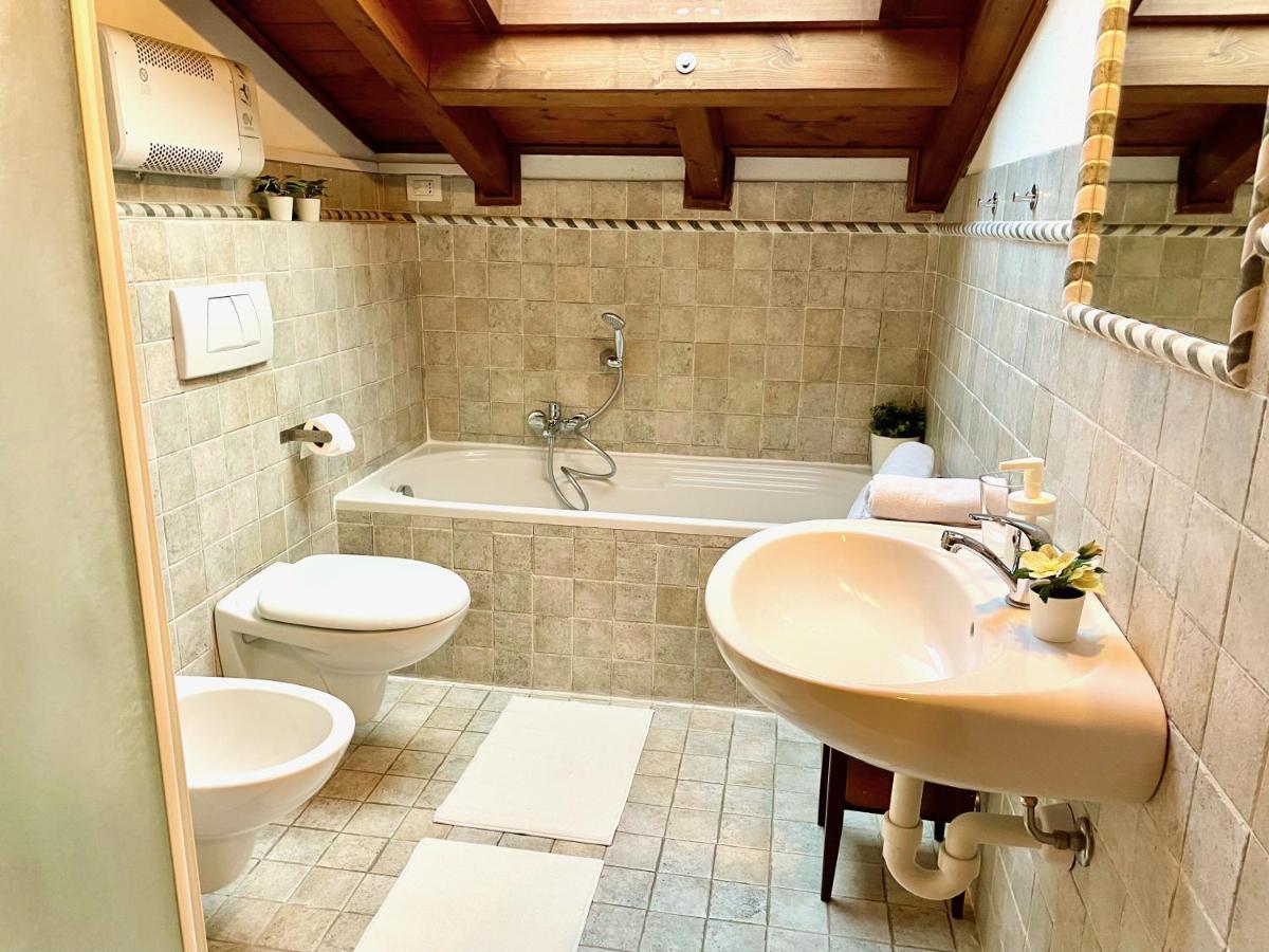 Appartamenti Casa Lory Bellagio Bagian luar foto